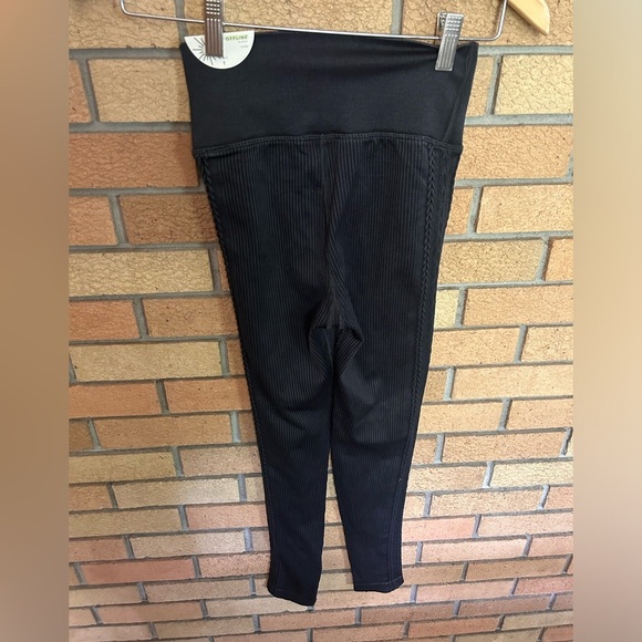 NWT OFFLINE By Aerie Seamless Cable High Waisted Legging 7/8 Size Small - Picture 3 of 7